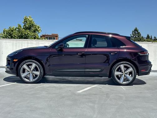 Copper Ruby Metallic 2023 Porsche Macan Macan