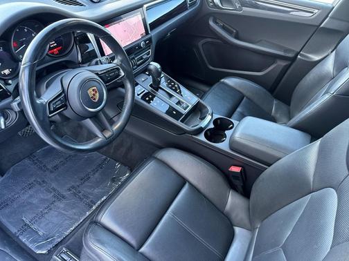 2022 Porsche Macan 