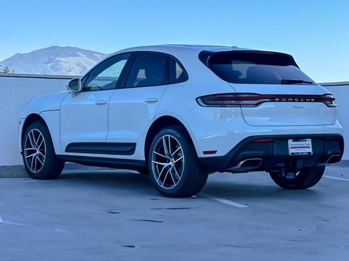 2026 Porsche Macan 