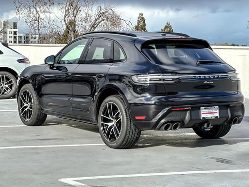 2022 Porsche Macan 