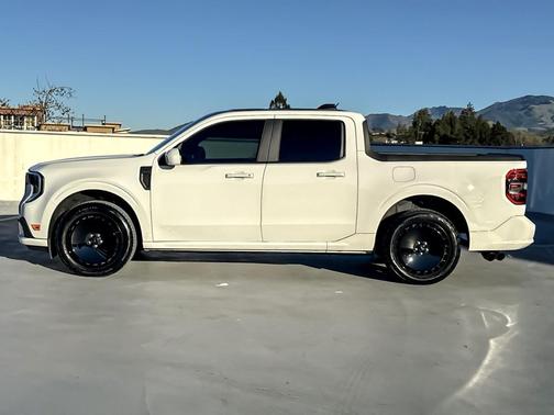 2025 Ford Maverick Lobo Standard
