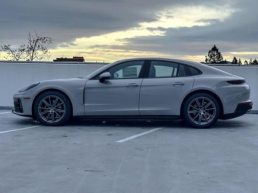 2026 Porsche Panamera 