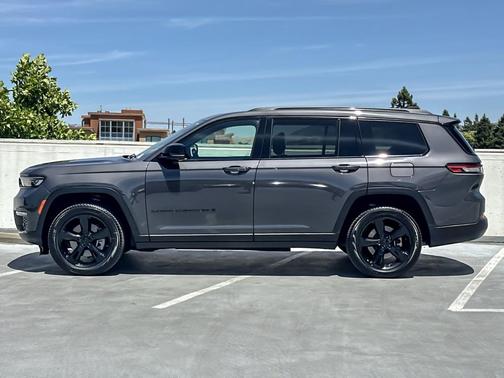 Baltic Gray Metallic Clearcoat 2025 Jeep Grand Cherokee L Limited