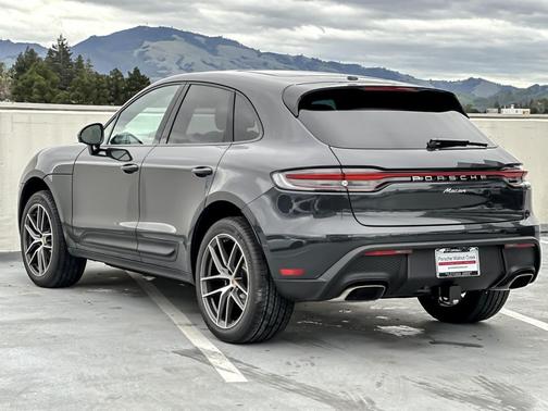 2026 Porsche Macan 