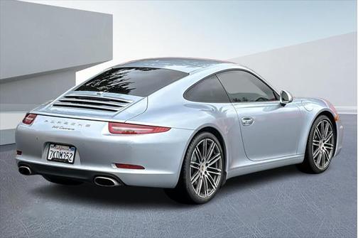 Rhodium Silver Metallic 2015 Porsche 911 Carrera