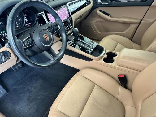 Carrara White Metallic 2023 Porsche Macan Macan