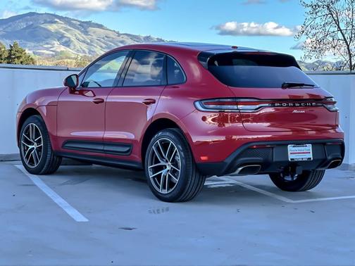 2026 Porsche Macan 