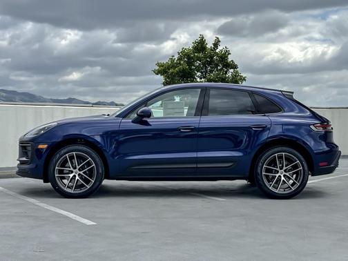 GENTIAN BLUE 2026 Porsche Macan Macan