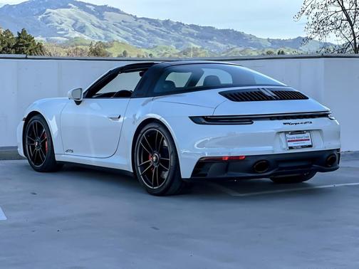 2023 Porsche 911 Targa 4 GTS