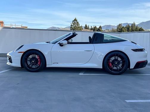 2023 Porsche 911 Targa 4 GTS