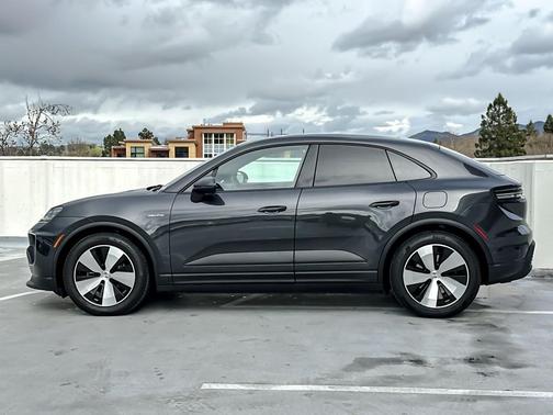 2025 Porsche Macan Electric