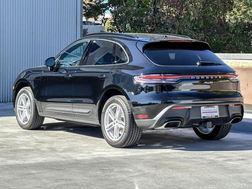 2025 Porsche Macan