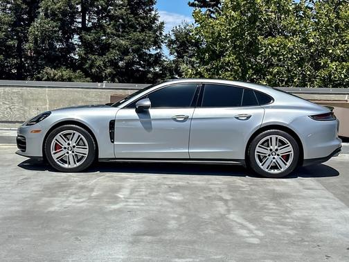 2021 Porsche Panamera 4