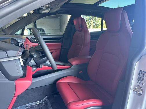 2025 Porsche Macan 4