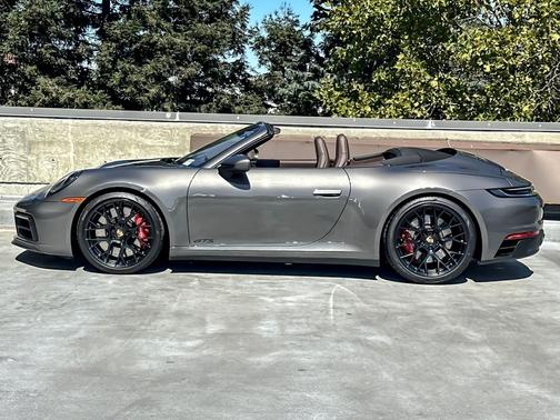 2022 Porsche 911 Carrera GTS