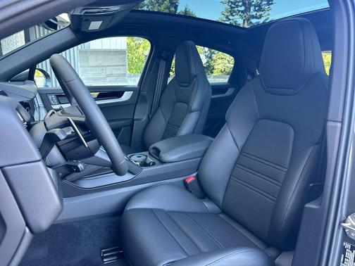 2025 Porsche Cayenne Cayenne
