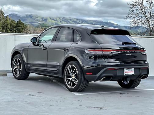 2025 Porsche Macan 