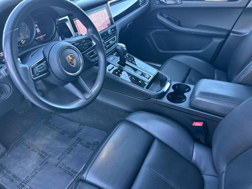 2022 Porsche Macan S