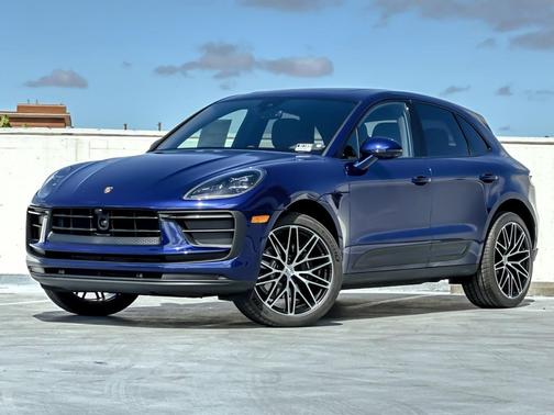 GENTIAN BLUE 2026 Porsche Macan Macan