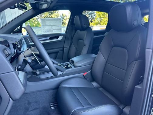 2025 Porsche Cayenne 