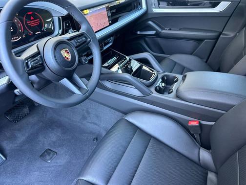 2025 Porsche Cayenne 