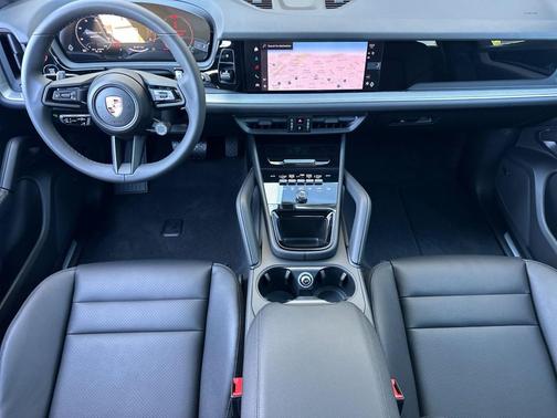 2025 Porsche Cayenne 