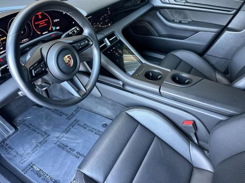 2023 Porsche Taycan 