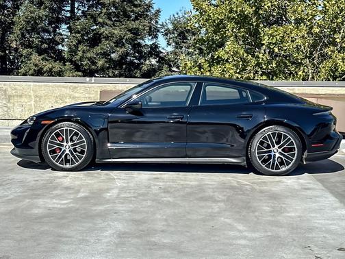 2023 Porsche Taycan 