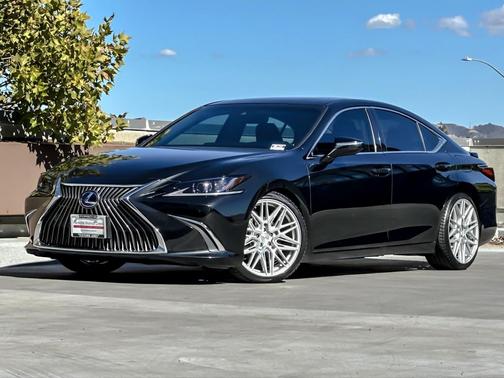 2021 Lexus ES 300h Base