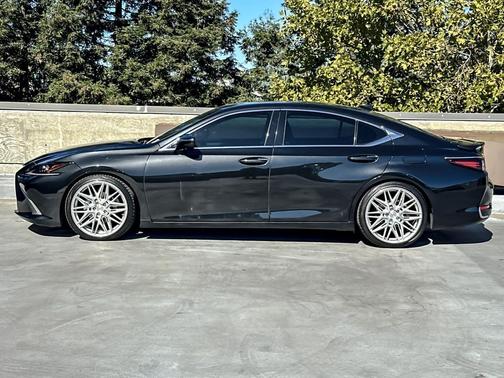 2021 Lexus ES 300h Base
