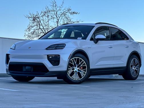 2025 Porsche Macan 4S