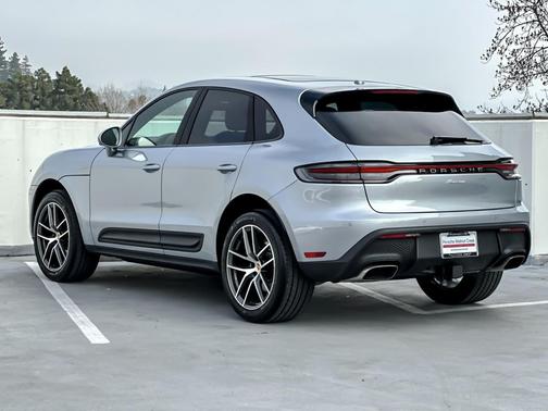 2025 Porsche Macan 
