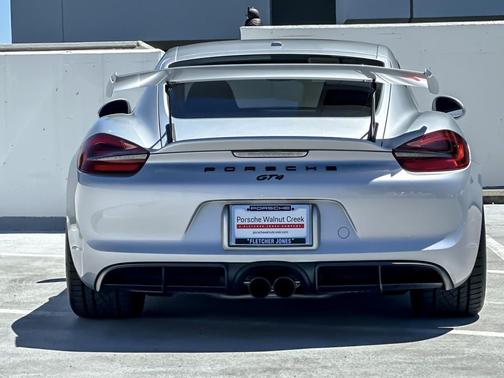 Guards Red 2016 Porsche Cayman GT4