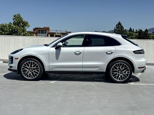 Carrara White Metallic 2020 Porsche Macan Macan