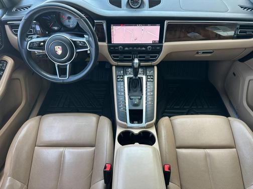 Carrara White Metallic 2020 Porsche Macan Macan