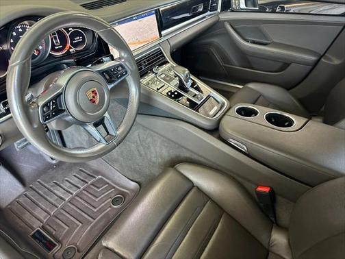 2017 Porsche Panamera Base