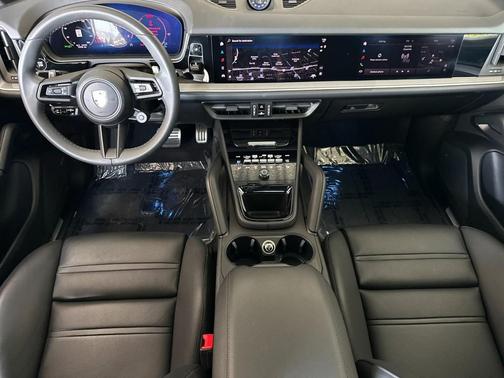 2025 Porsche Cayenne S