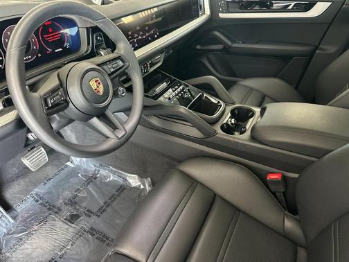 2025 Porsche Cayenne S