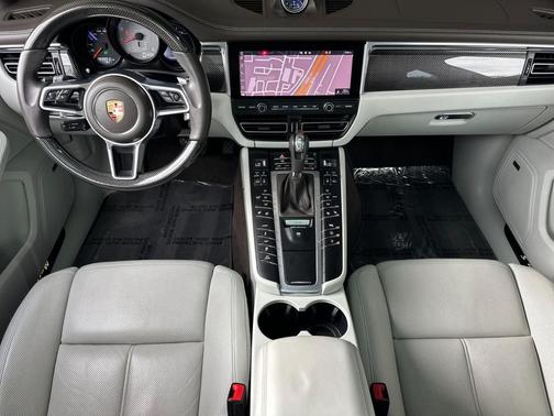 2020 Porsche Macan S