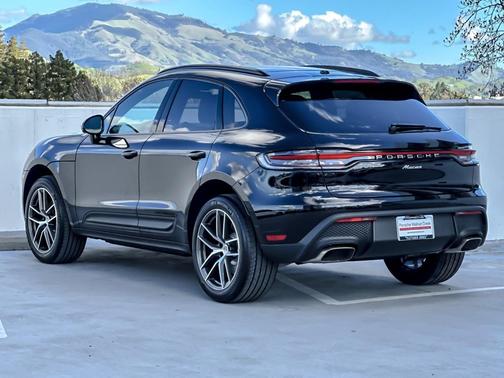 2026 Porsche Macan 