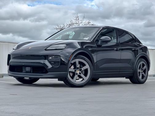 2026 Porsche Macan 4