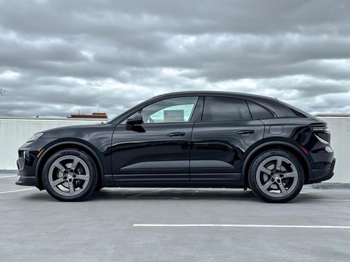2026 Porsche Macan 4