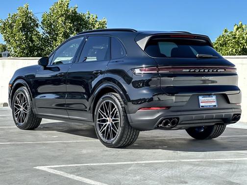 CHROMITE BLACK MET 2026 Porsche Cayenne Cayenne