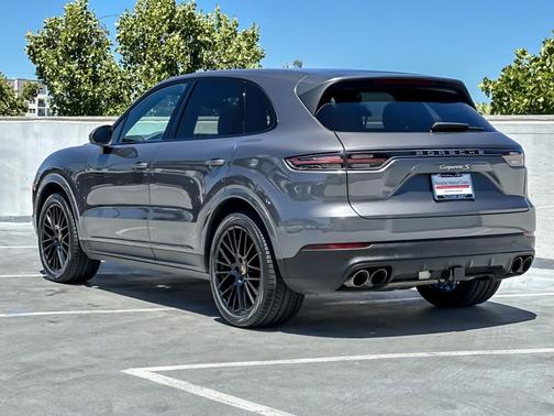 Quartzite Grey Metallic 2021 Porsche Cayenne S
