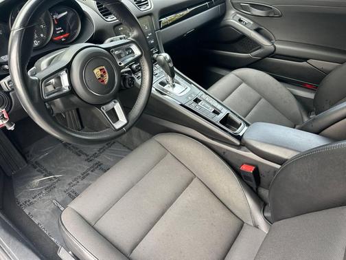 2023 Porsche 718 Boxster T