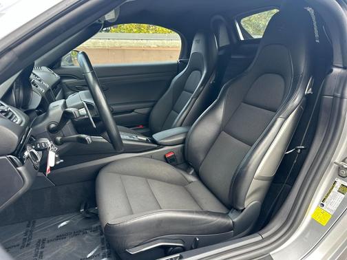 2023 Porsche 718 Boxster T