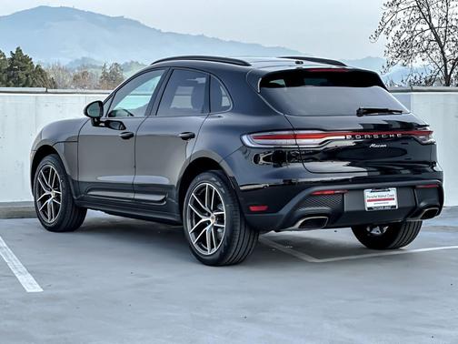 2026 Porsche Macan 