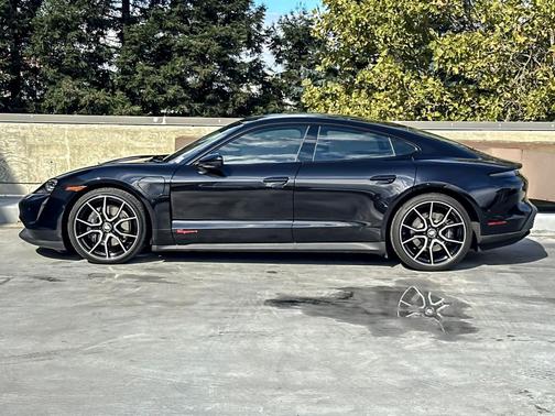 2023 Porsche Taycan 