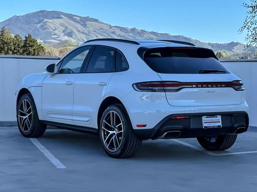 2026 Porsche Macan 