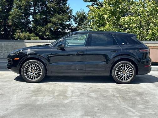2023 Porsche Cayenne Platinum Edition